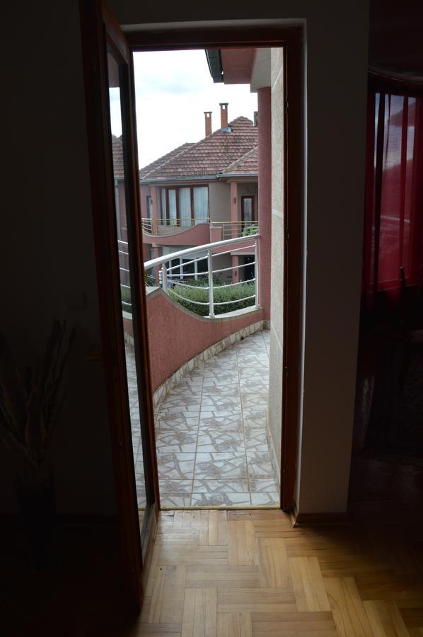 Poseidon Apartment Ni 외부 사진